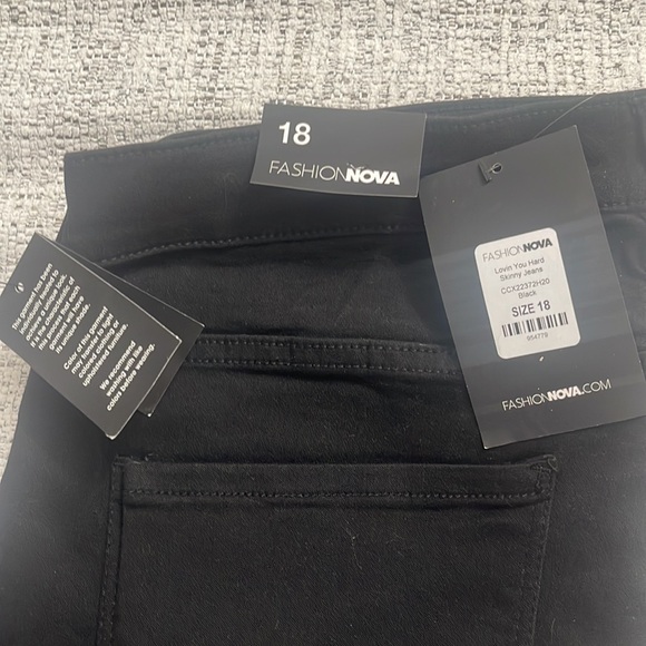 NWT fashion nova skinny jeans - Picture 2 of 3